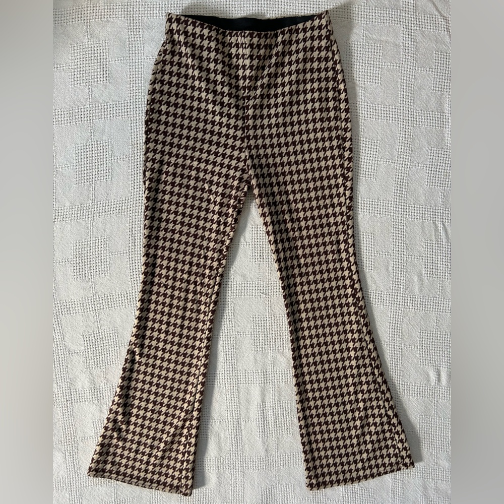Timing Houndstooth Crop Flare Pants in Brown and Cream